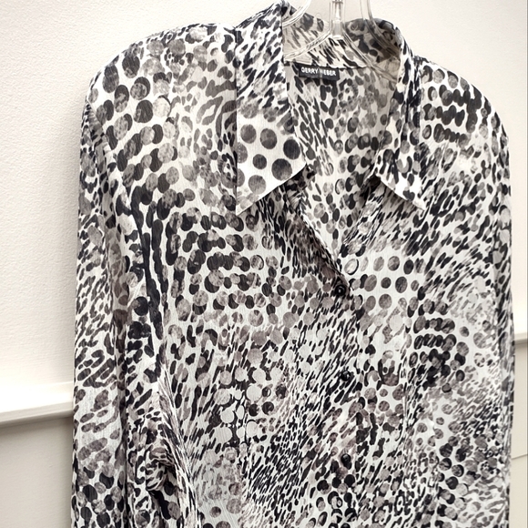 GERRY WEBER  | Black Gray White Abstract Animal Print Button Down Blouse | 14 - Picture 4 of 10